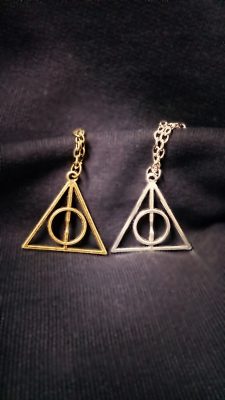 Colgante Reliquias de la Muerte (bronce y plata)